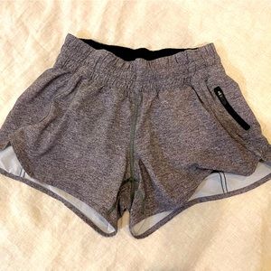 Lululemon Tracker Low-Rise Lined Short 4” - Heather Lux Multi Black (Gray)